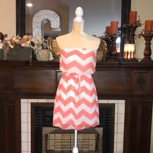 ❤️ CHARLOTTE RUSSE- Strapless Chevron Print Dress